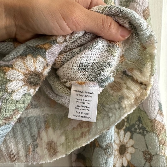 Show Me Your Mumu Vienna Sweater Primrose Knit Size Medium Floral Boho - Picture 9 of 9